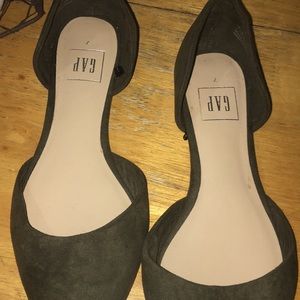 Pointed Olive green shoes